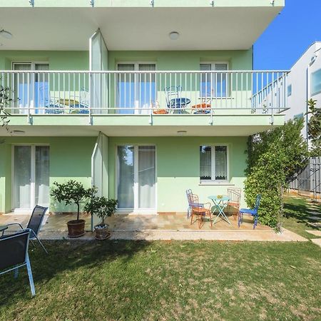 Andrea House With Apartments Umag Exterior photo