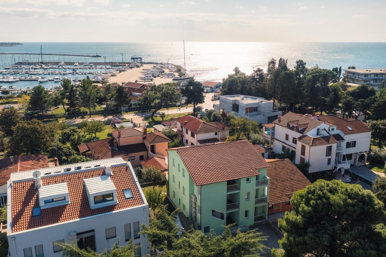 Andrea House With Apartments Umag Exterior photo