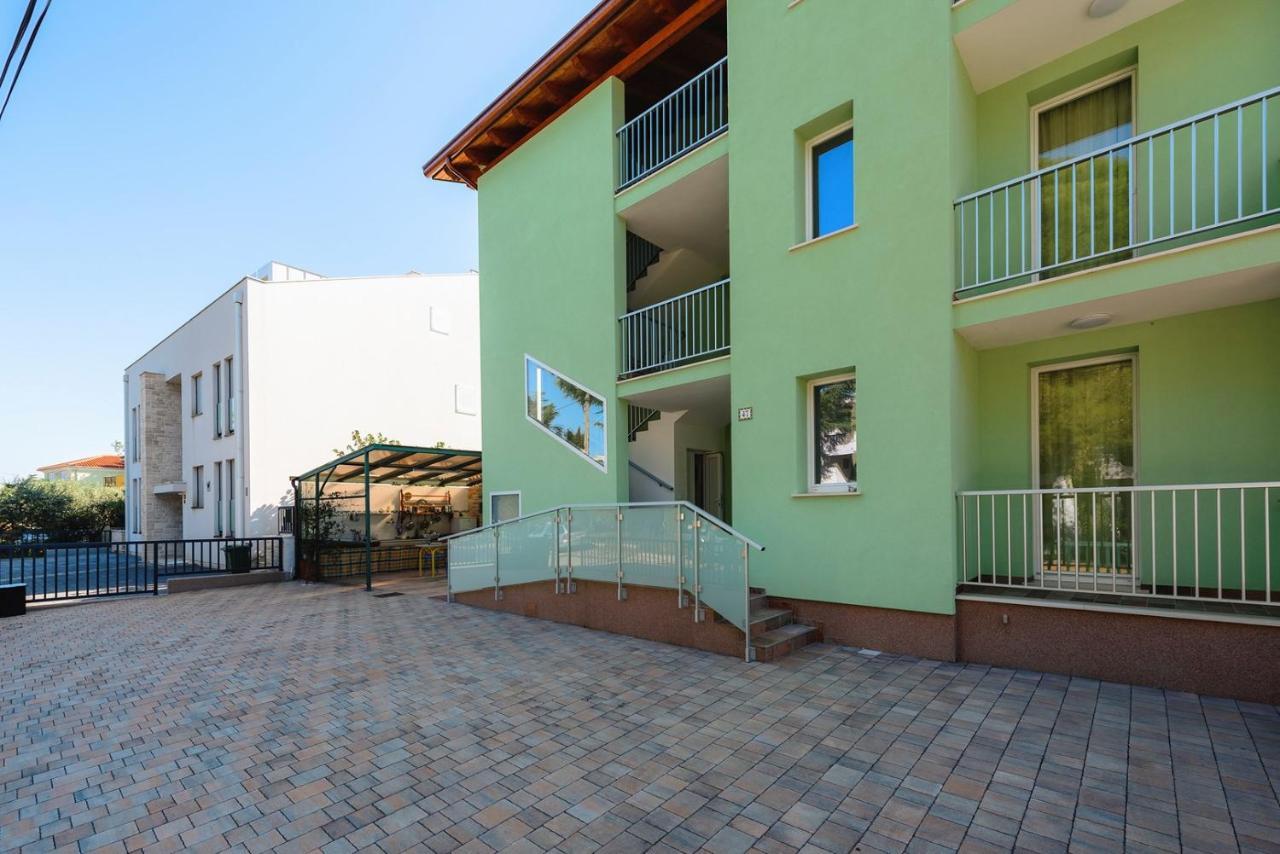Andrea House With Apartments Umag Exterior photo