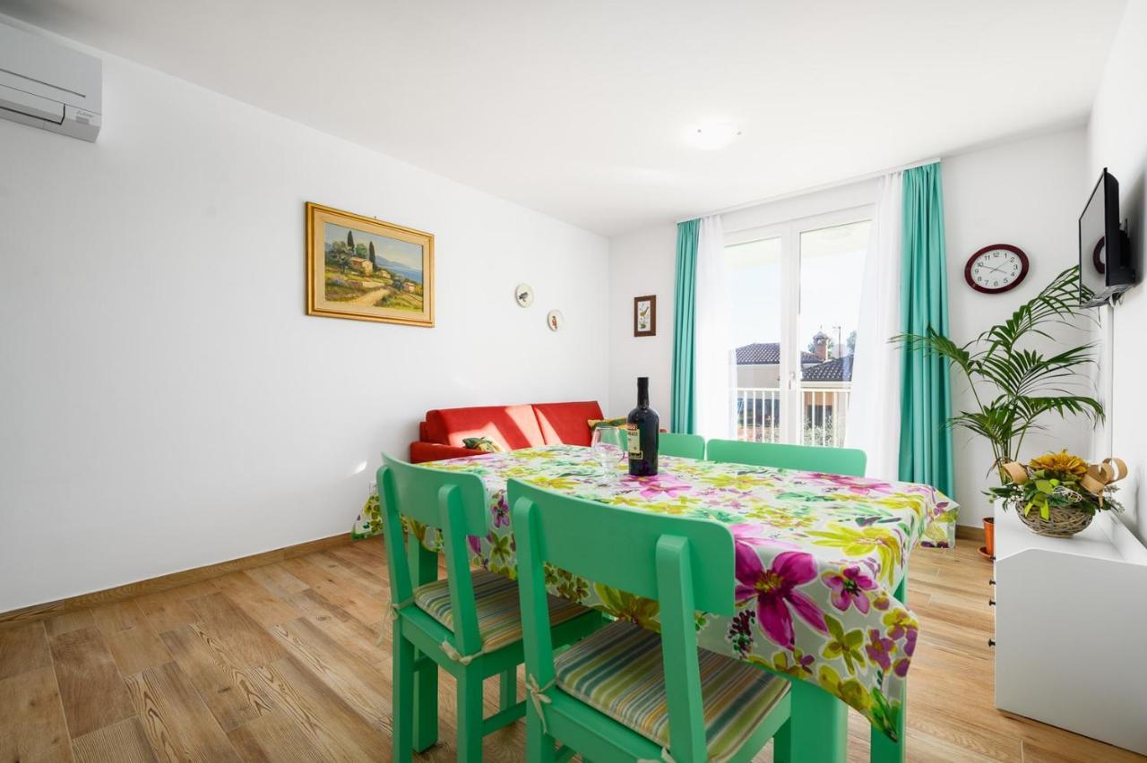 Andrea House With Apartments Umag Exterior photo