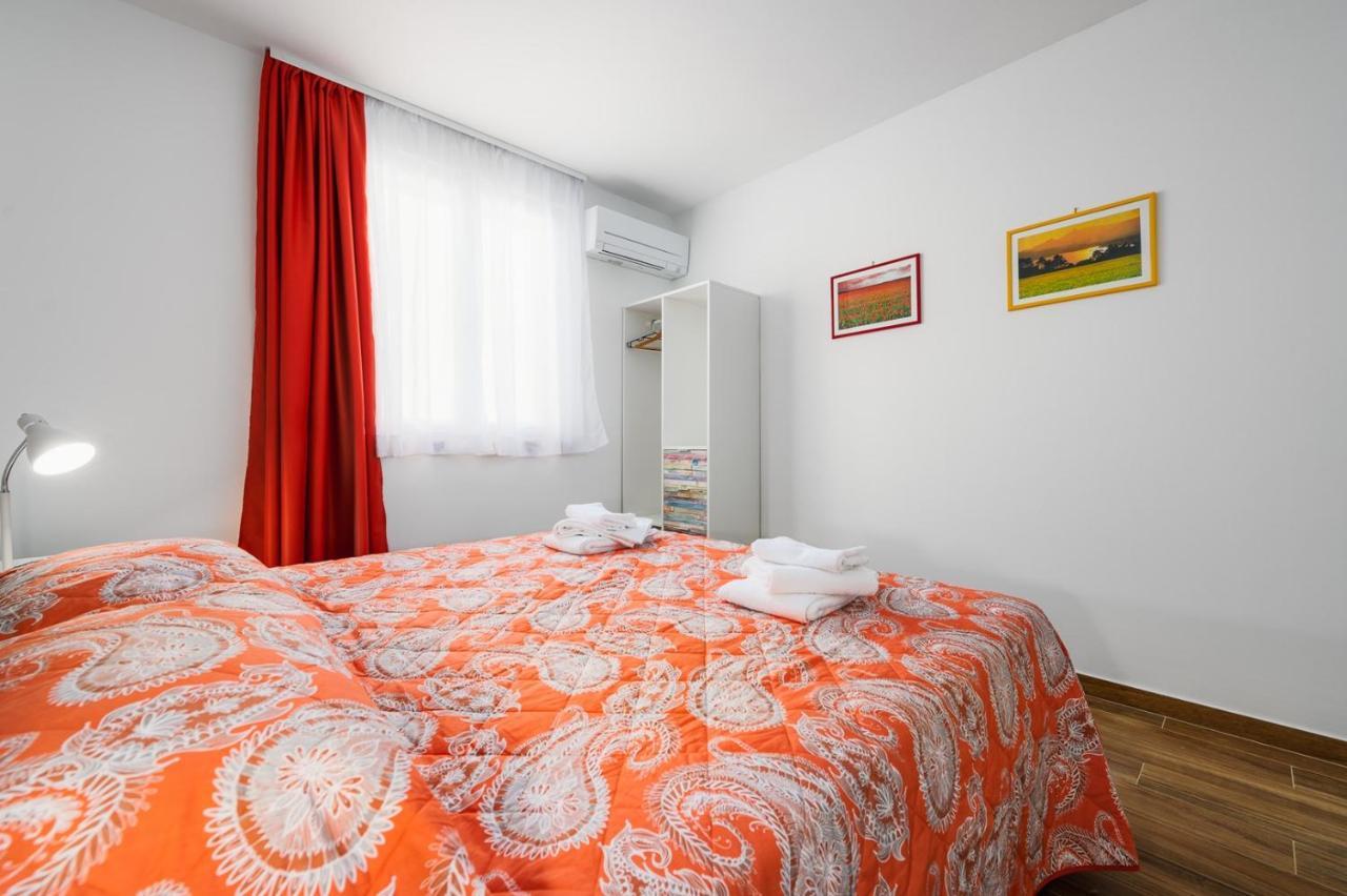 Andrea House With Apartments Umag Exterior photo