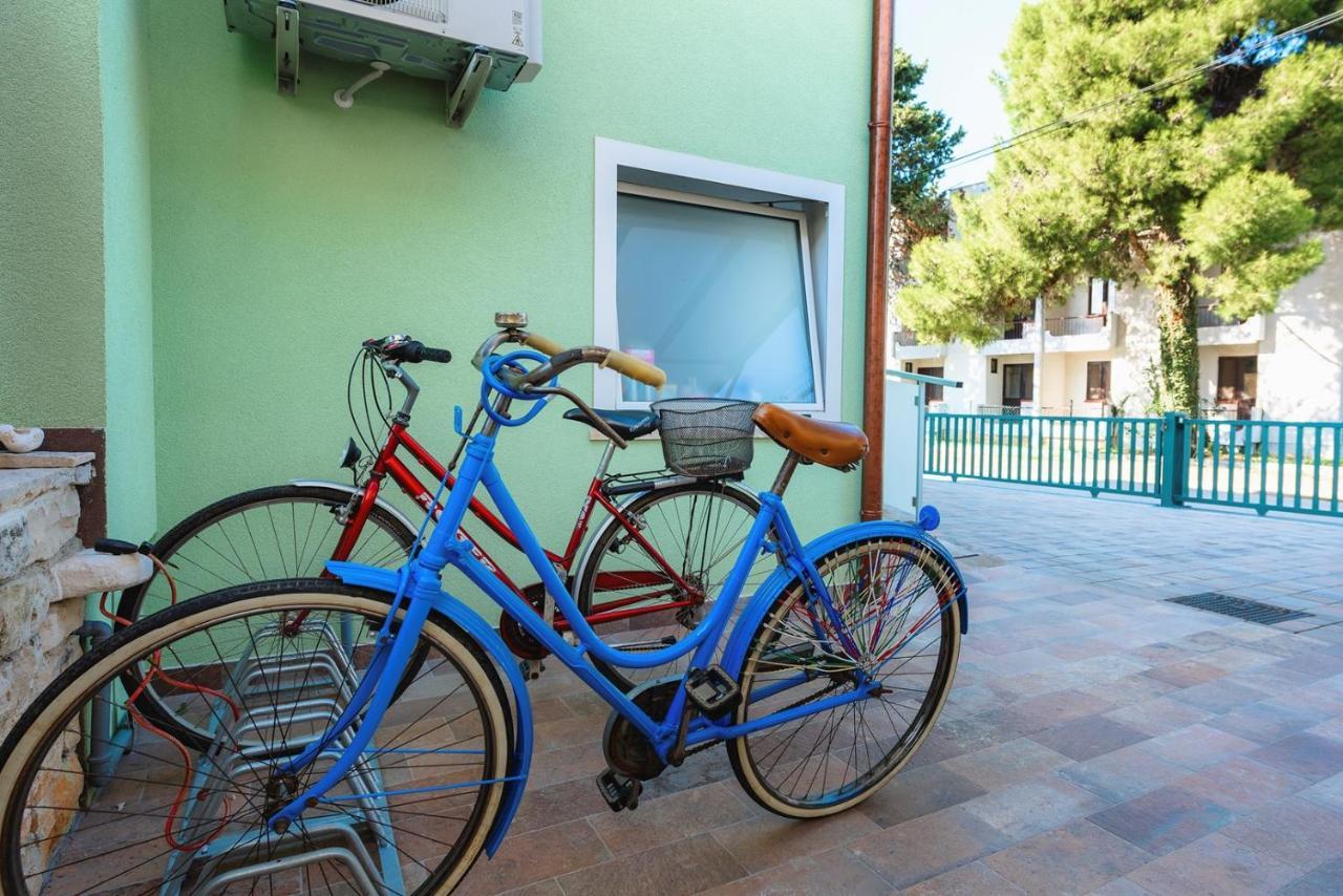 Andrea House With Apartments Umag Exterior photo