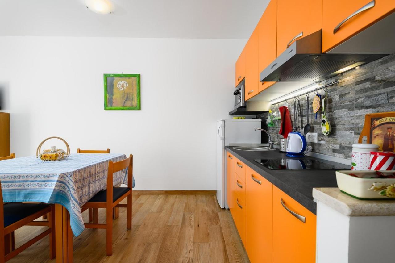 Andrea House With Apartments Umag Exterior photo